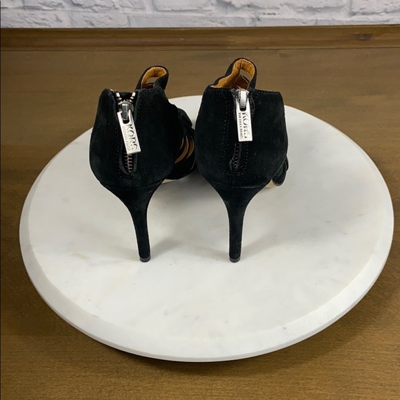Kors Michael Kors Cut Out Heels - Picture 6 of 8